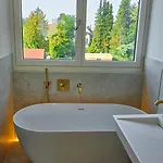 Beautiful New Rooftop Loft -15 Min To Octoberfest Апартаменты Мюнхен