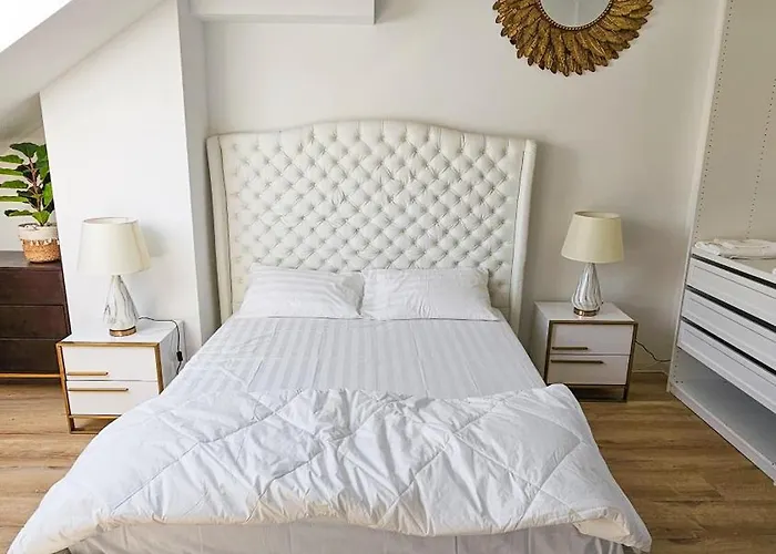 Beautiful New Rooftop Loft -15 Min To Octoberfest