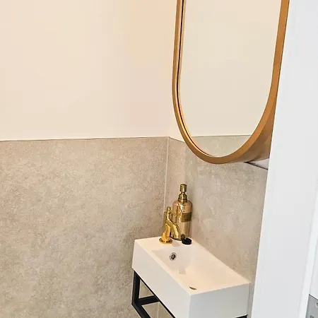 Apartment Beautiful New Rooftop Loft -15 Min To Octoberfest