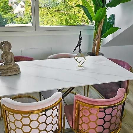 Apartment Beautiful New Rooftop Loft -15 Min To Octoberfest *